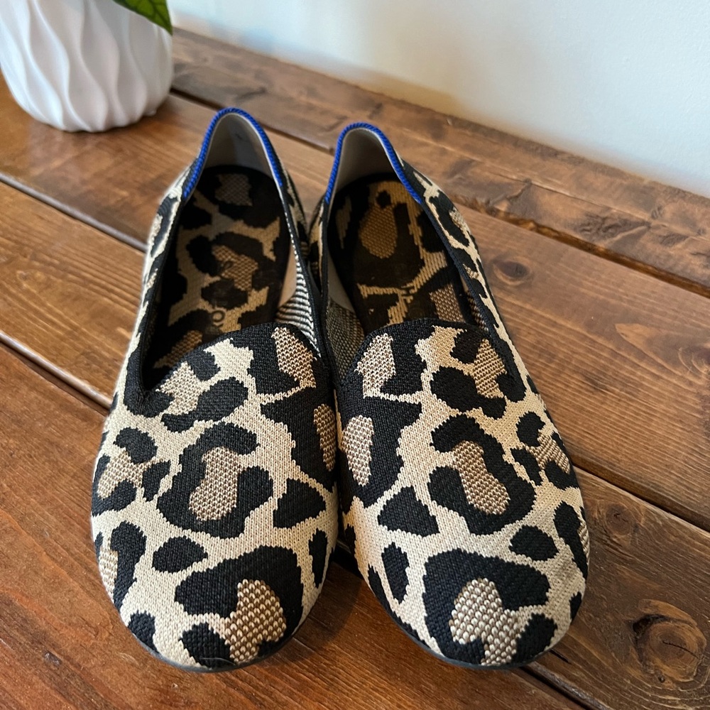 Size 10 Rothy’s Desert Cat loafer. Excellent condition!